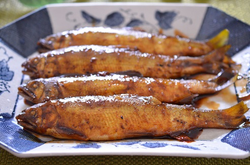 鮎の甘露煮 圧力鍋で骨まで柔らか 味が浸みこむ美味しい作り方 ふうらぼ