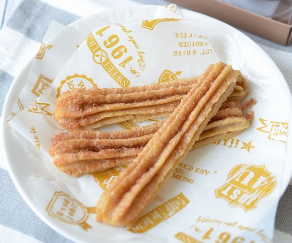 チュロス 揚げずに作れる簡単レシピ 外はカリッ 中しっとり ふうらぼ